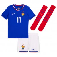 Camisa de Futebol França Ousmane Dembele #11 Equipamento Principal Infantil Europeu 2024 Manga Curta (+ Calças curtas)